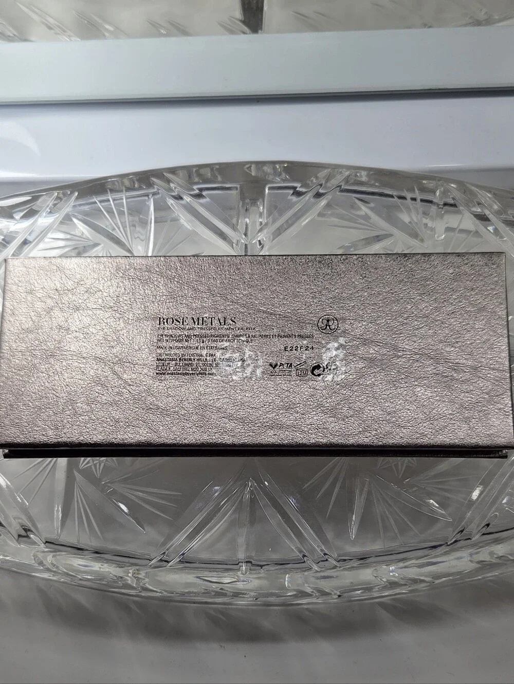 Anastasia Beverly Hills part tones built